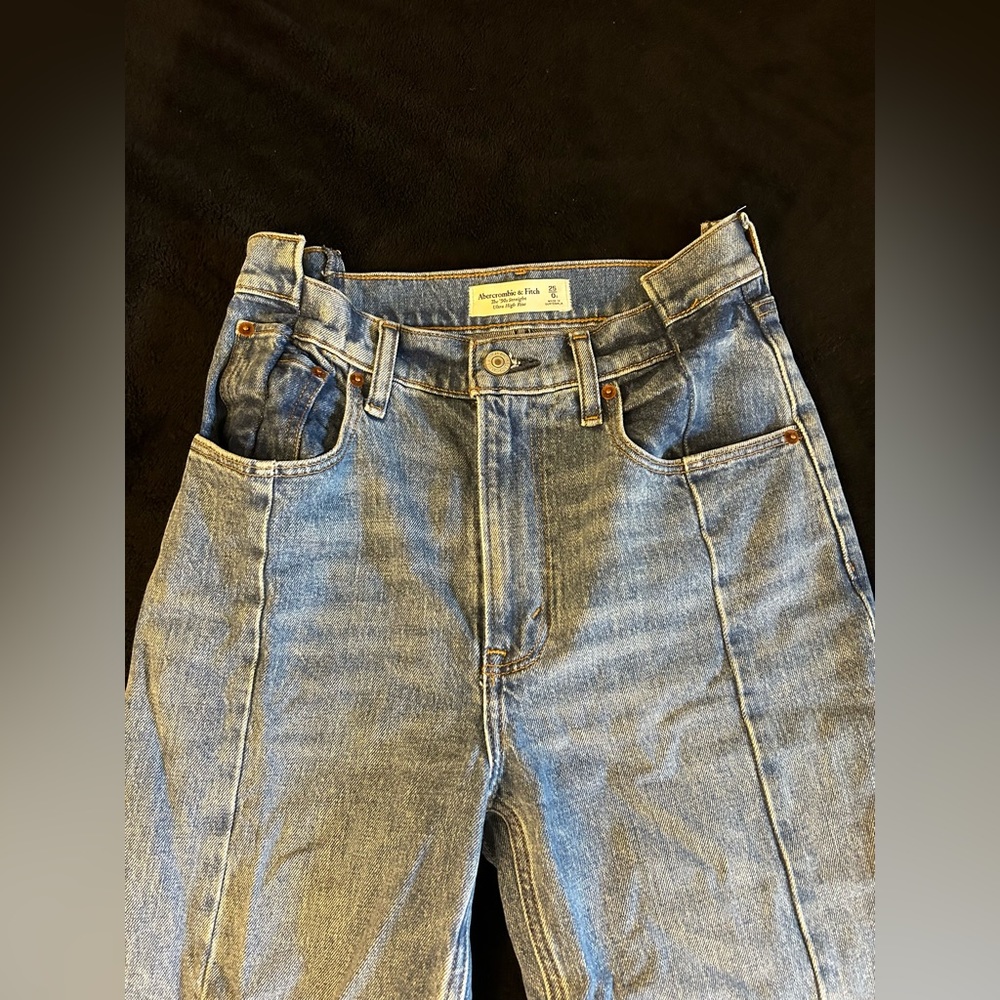 Abercrombie 90s Straight Ultra High Rise